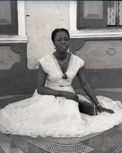 J.D. 'Okhai Ojeikere, Untitled, ((PORT) 019), 1955. Courtesy foto ojeikere and CCA, Lagos